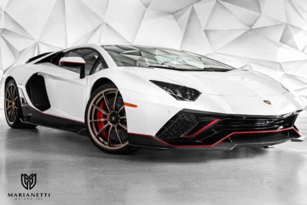 Lamborghini Aventador – Iconic V12 Supercar with Striking Design